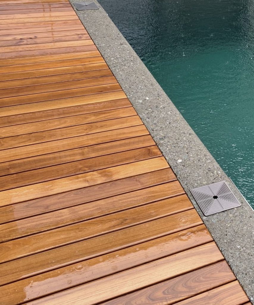 Pavimentazione in teak per piscina da 95 mm