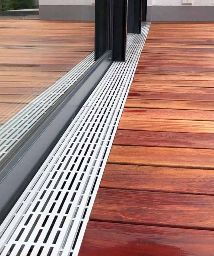 Ventilation profile with Jatoba decking boards