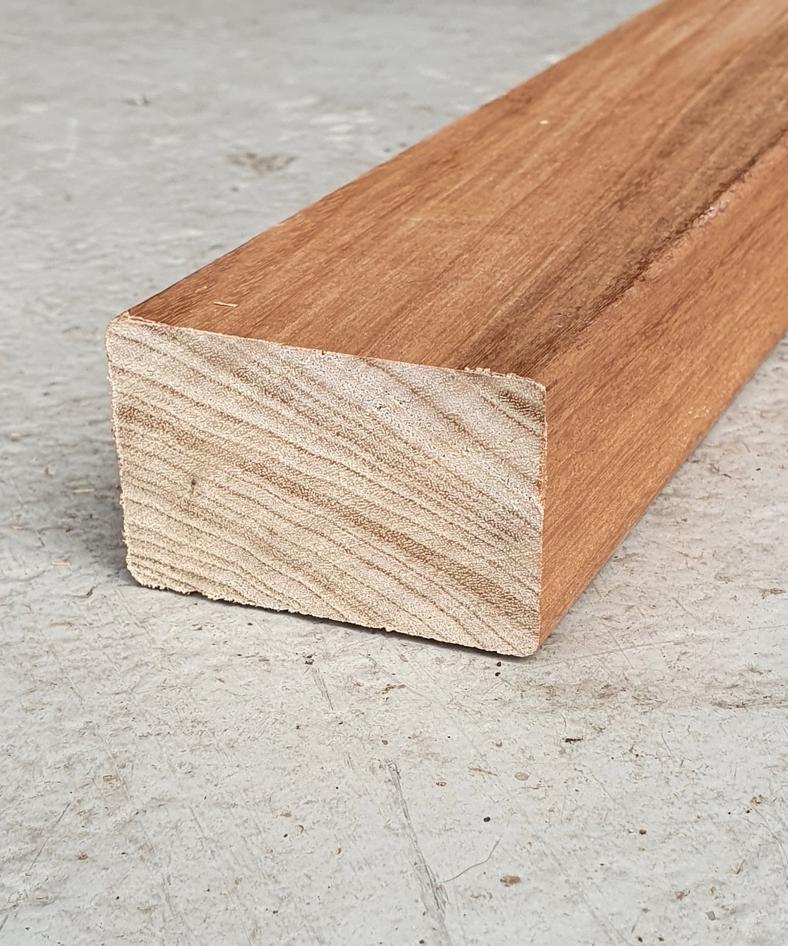 Acheter poutre de construction en bois dur - 90x90mm, FSC® 100%