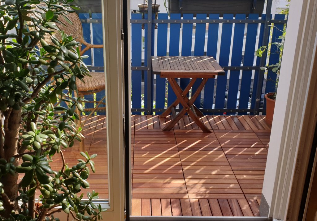 Balcone in piastrelle di legno Cumaru, Colonia