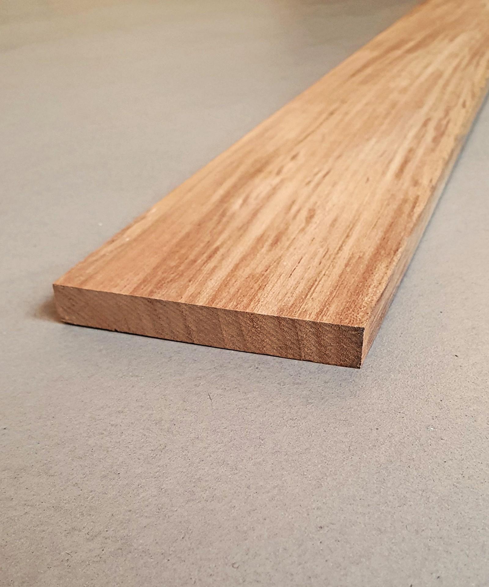 Teak rechthoekige stroken 15 dik, spleet gesneden voor meubelbouw